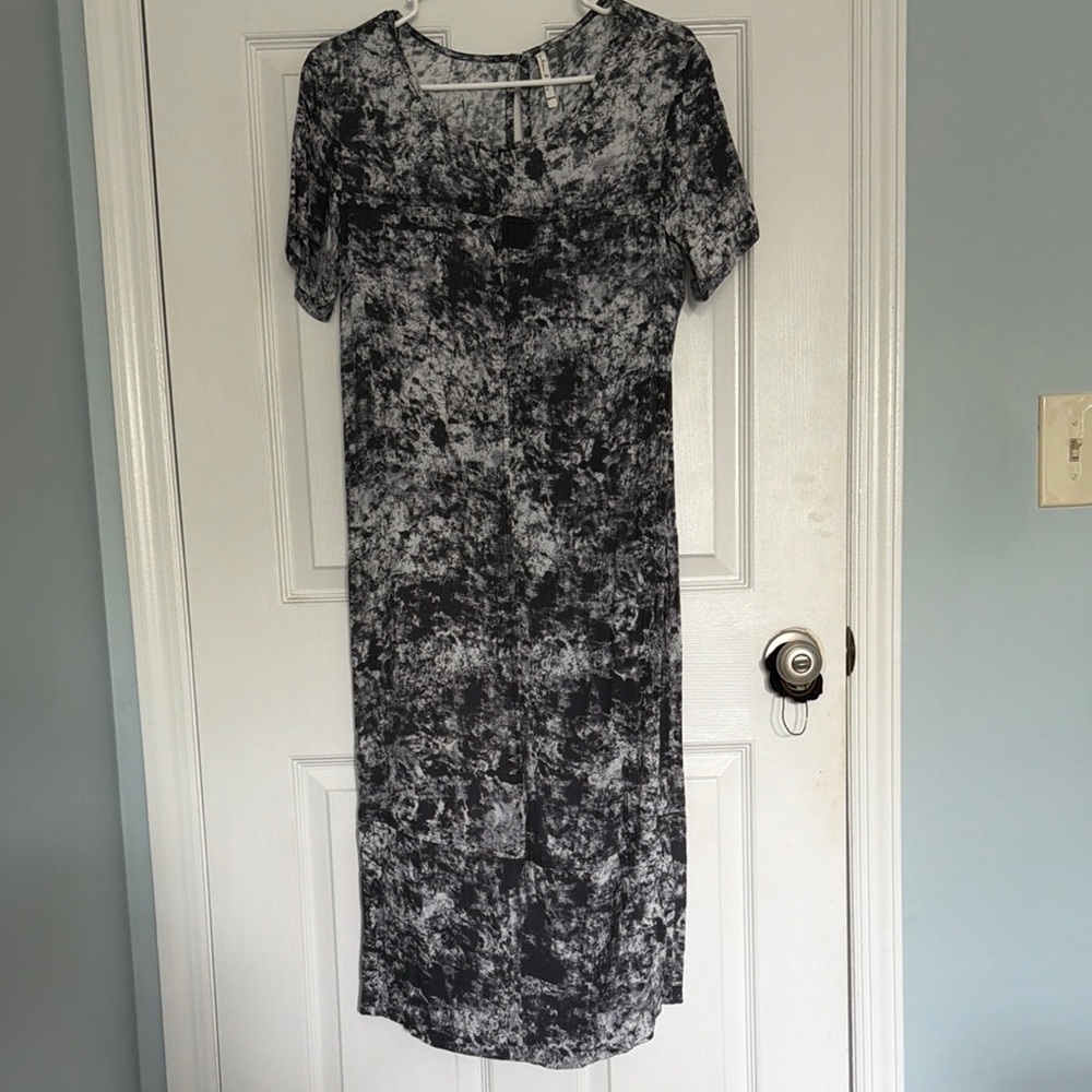 Women's Black and Gray Tie-Dye Midi Dress
